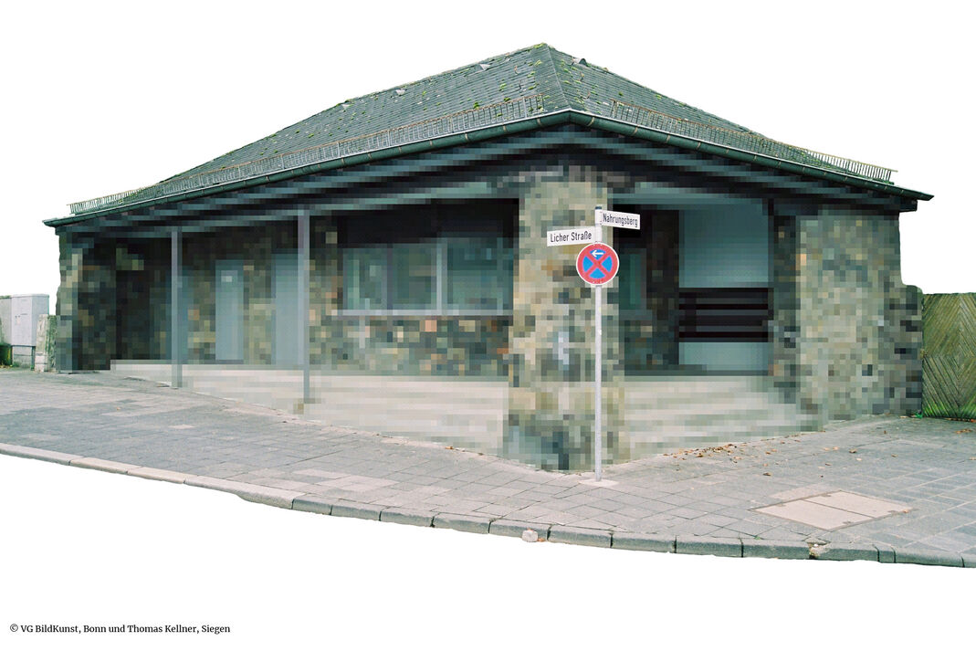 Thomas Kellner: Kiosk ohne Straßen und Gebäude in der Nähe, Giessen, 2004