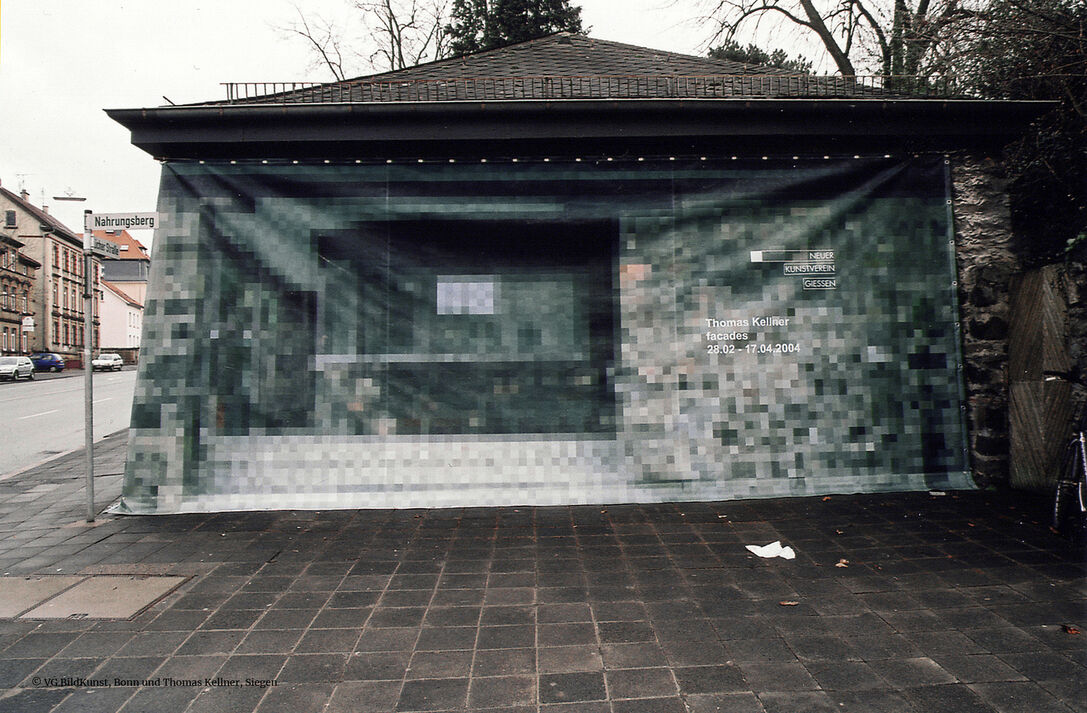 Thomas Kellner: Fassade an der kurzen Seite, Giessen, 2004