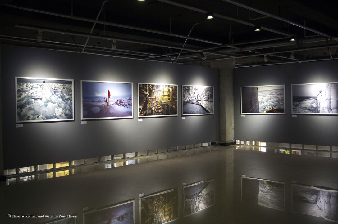 Victoria Piersig (Kanada) in der Ausstellung Transition, Third Term International Photography Festival Liaoning in Beizhen, kuratiert von Thomas Kellner