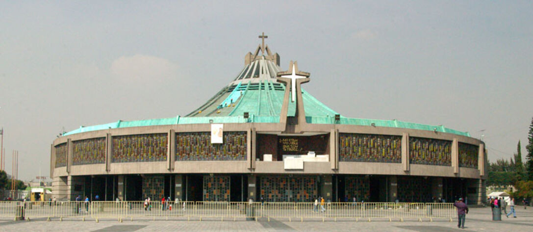 Blick auf die Basilica de Guadelupe für 66#10, Mexiko, Basilika 1