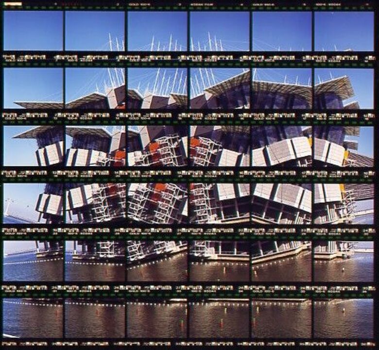 Thomas Kellner: 15#28 Lissabon, Oceanario (Peter Chermayeff), 1999, C-Print, 22,8 x 21 cm / 8,9" x 8,2", Auflage 10+3
