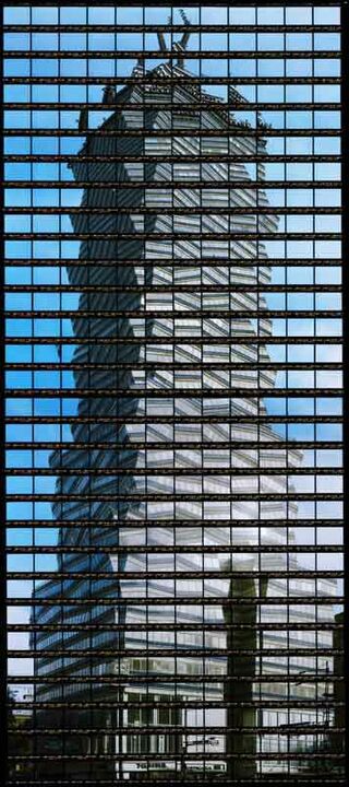 Thomas Kellner: 66#18 Mexico, Torre Latina (Architekt: Augusto H. Alvarez Garcia), 2006, C-Print, 45,5 x 105 cm /17,9" x 41,3", Auflage 12+3
